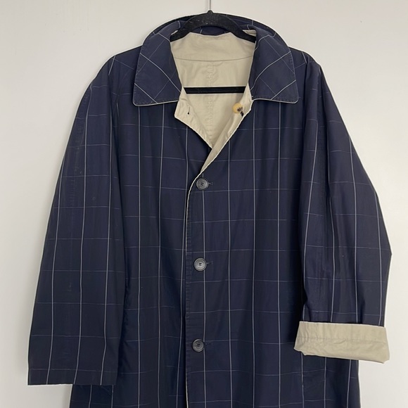 Stylish Navy and Beige Trench Coat - Picture 8 of 16